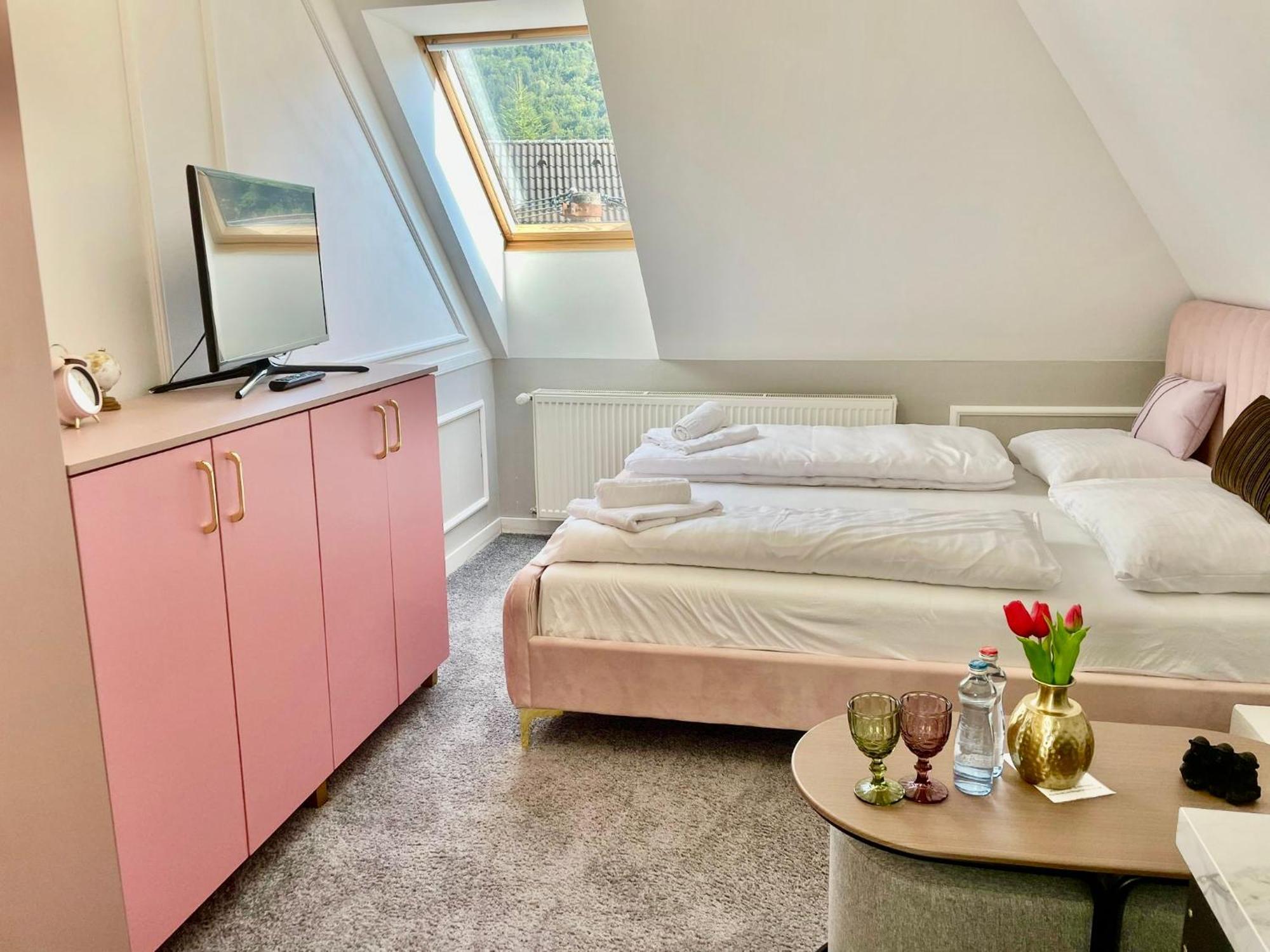 Boutique Hotel Posta Rl 奥拉夫斯基波扎莫克 外观 照片
